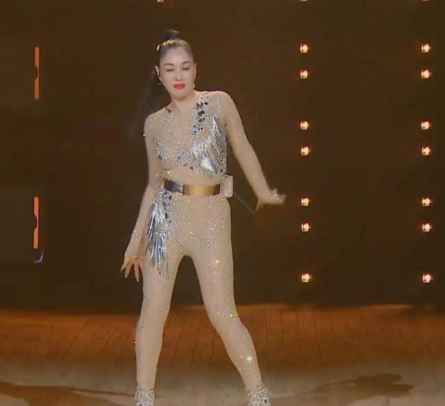 原创23岁大女儿获得选美亚军51岁钟丽缇成人生赢家