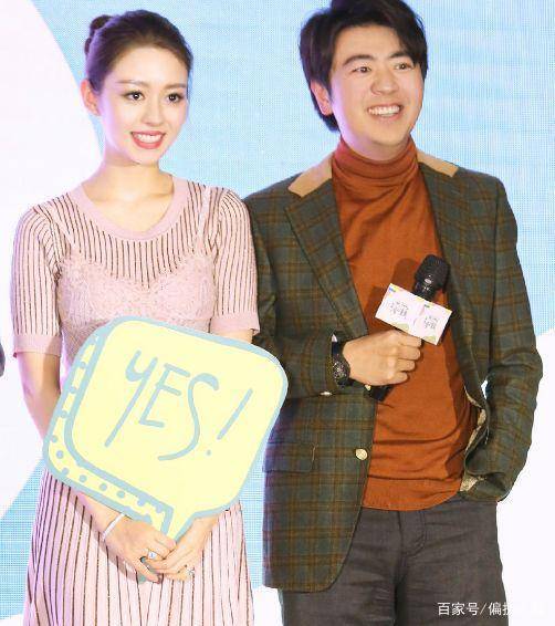 原创吉娜为何一直都浓妆艳抹看到她的素颜照真的是25岁吗