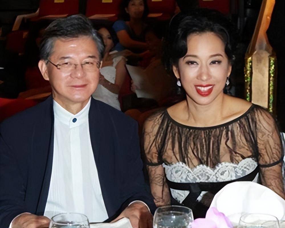 朱玲玲嫁给罗康瑞16年感情甜蜜这和她的高情商是分不开的