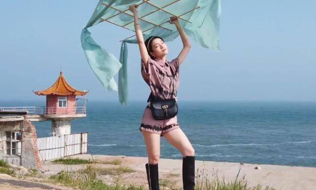 原创张雪迎近照瘦出两块锁骨减肥餐引热议盘子里的菜毫无食欲