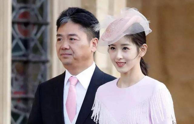 在怀孕期间章泽天也不忘学习,每天至少拿出1.