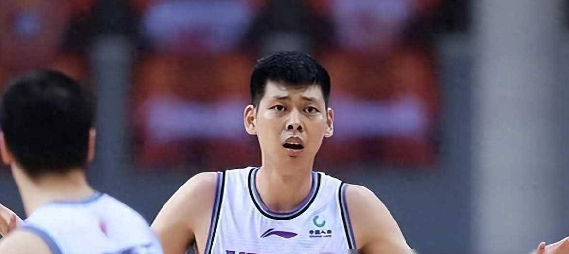 原创辽宁男篮2米18高塔遭弃用未来如何重振旗鼓