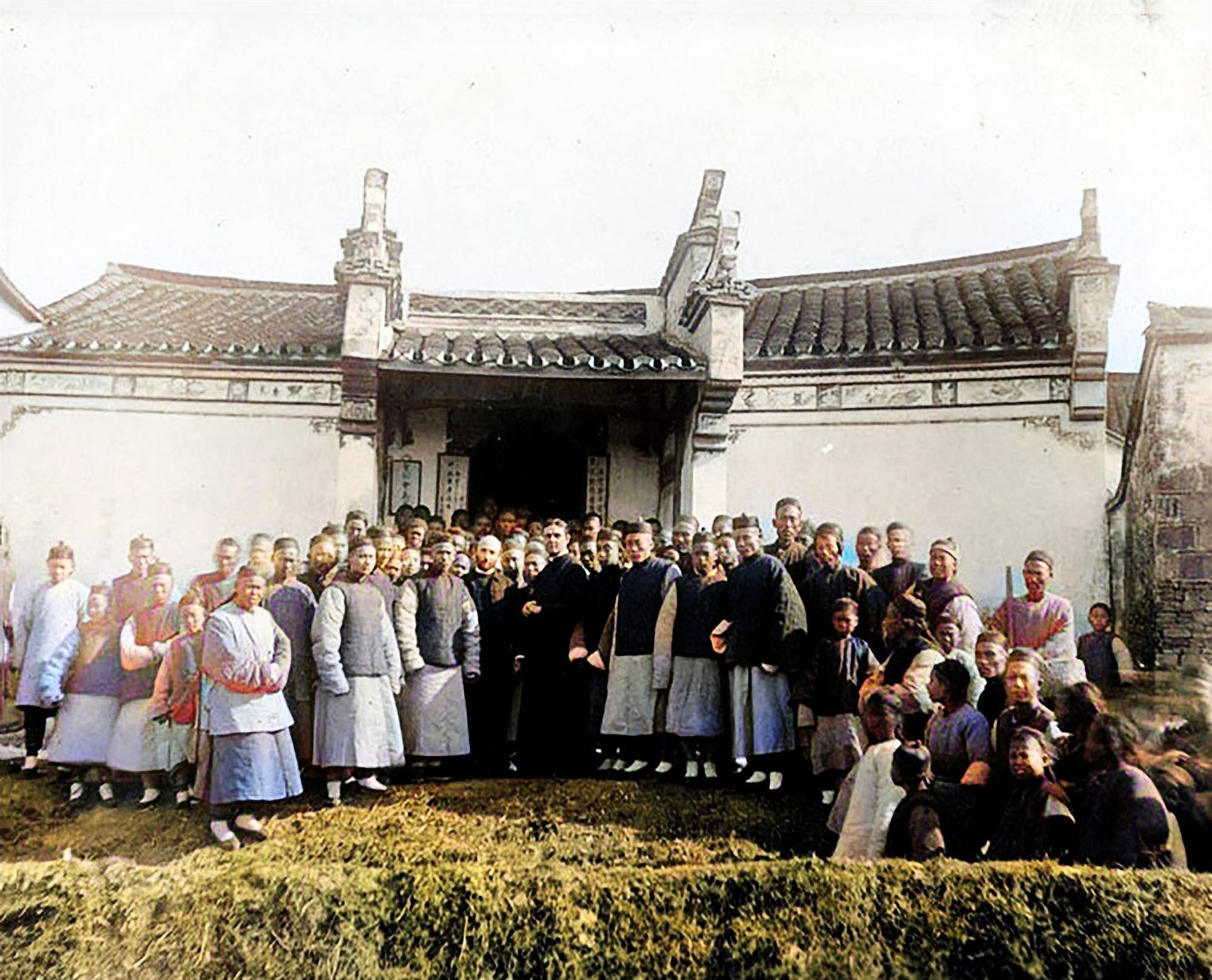 湖北孝感:清末时期汉川的百姓生活影像_男子_照片_意大利