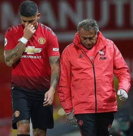 原创曼联引援位置确定拉爵放弃心仪边锋签大英中锋下季阵容现雏形