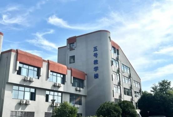 三峡电力职业学院就业好不好管理学工程学完美符合企业需求