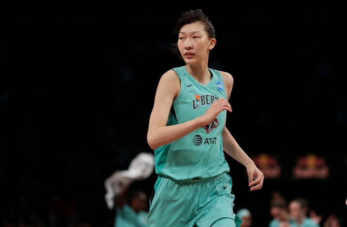 我们女篮巨星韩旭突退出wnba备战巴黎奥运