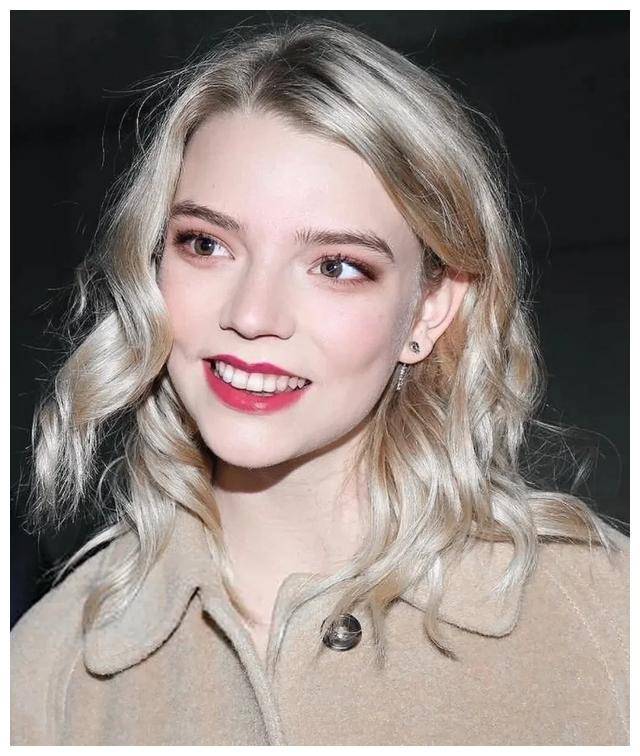 《沙丘2》惊鸿一瞥的性感荷尔蒙,原来早就是实力派的美女明星了_安雅