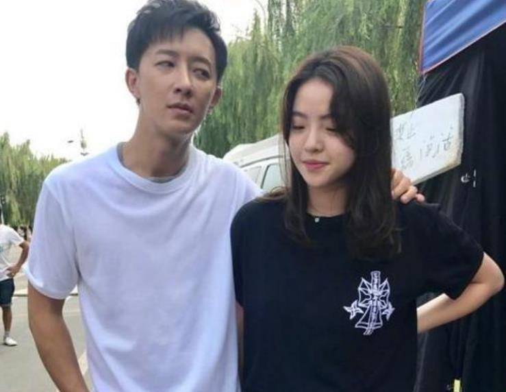 作为娱乐圈知名大佬的女儿,王文也其实在公开场合露面的机会并不是