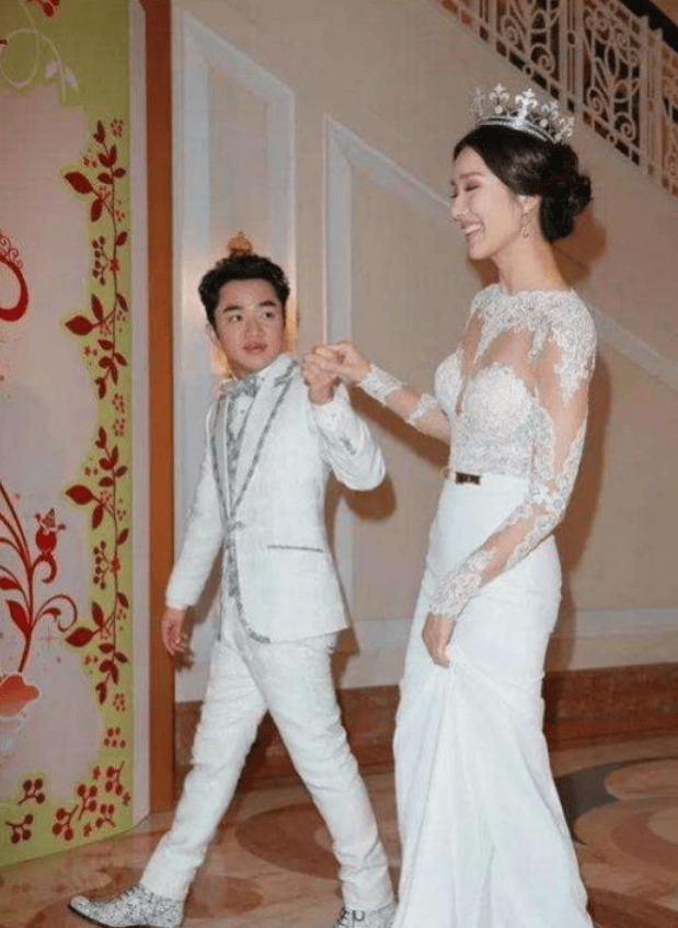 与"丑男"结为夫妻的8位女星,个个高颜值,插在牛粪上一样幸福_温碧霞