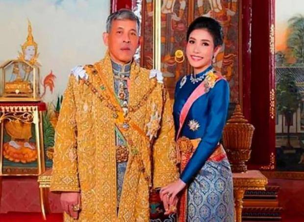 诗妮娜朋克造型曝光皮衣短发酷劲十足可惜输给苏提达的清纯