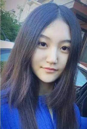 原创原创3岁出道名气大过张子枫长残后赵丽颖都带不动今靠网红脸逆袭