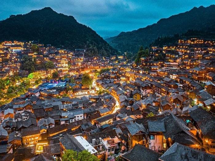 贵州旅游景点较多,怎样游玩线路行程省心,这篇5日游攻略推荐_苗寨