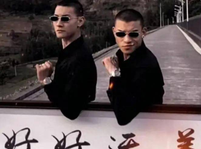 3月28日,刚刚离婚5个月的攀娘,突然高调发文,宣布