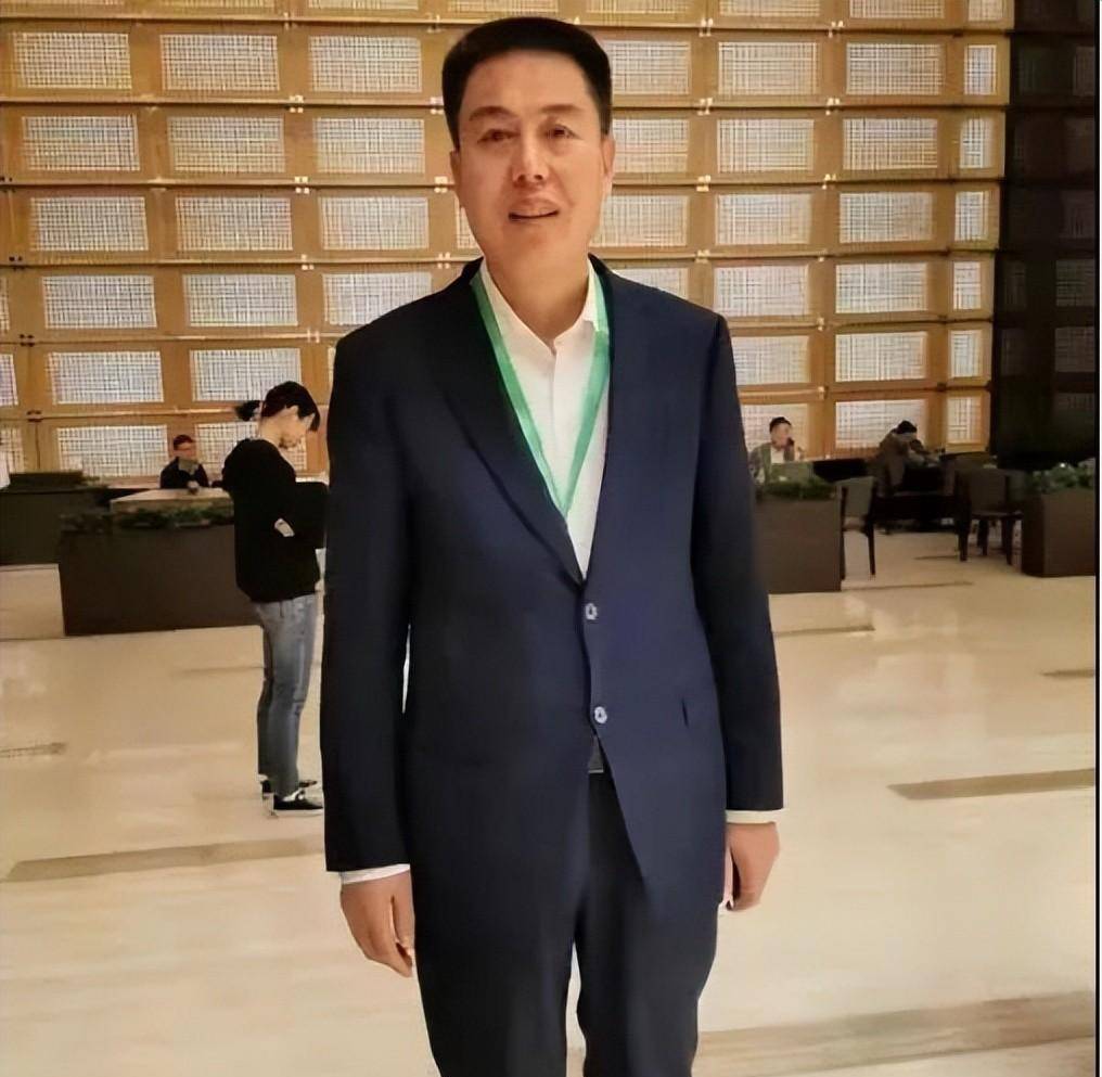 6亿_张京_康德_酒瓶子