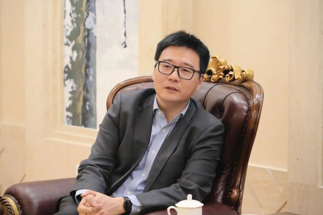 白城市委书记李洪慈与上海电气集团党委书记吴磊共绘洮南新能源发展