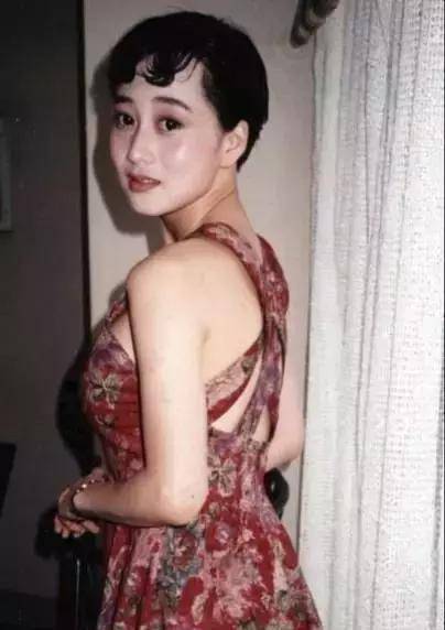 后来李治又与周润发,钟楚红,李连杰,周星驰,李嘉欣,洪金宝等合作,出演