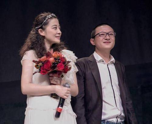 23岁搭档张国荣获封国际影后,2婚闪婚小3岁老公_梅婷_曾剑_婚姻