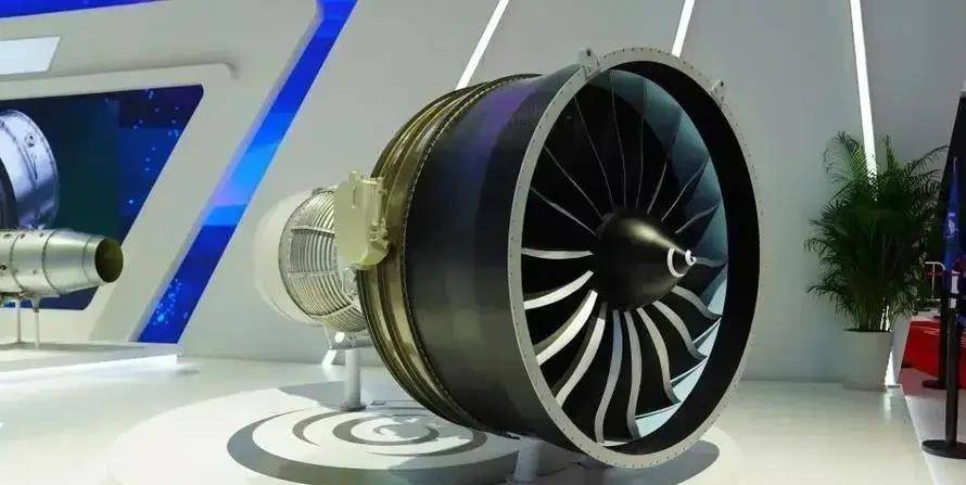 中国研制运40,独创颠覆技术,4发涡扇40暴力推进,600吨全球最强_运输机