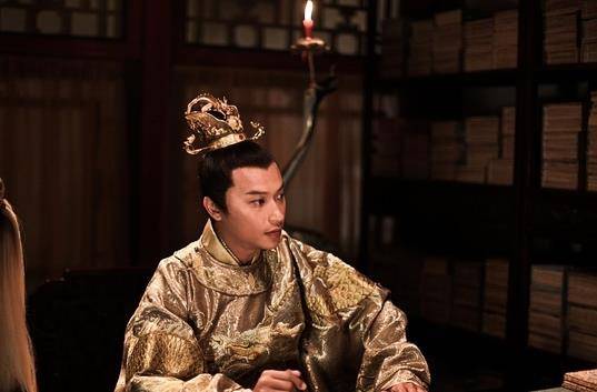 托皇帝照顾好妻子,皇帝含泪答应,回宫后便召来侍寝_陈叔宝_个人_陈顼