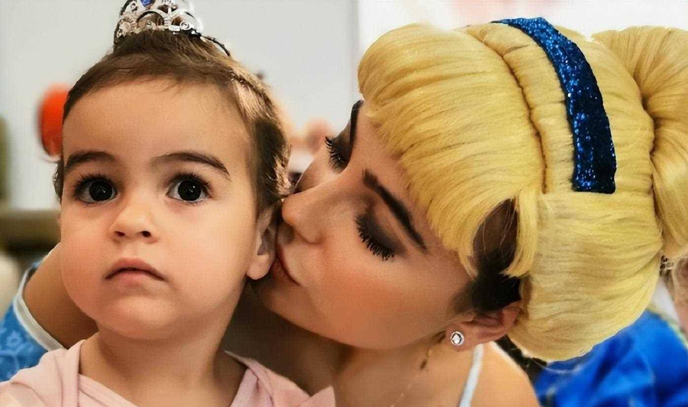 美人胚子,家族未来主心骨_贝拉_艾莉丝_母亲