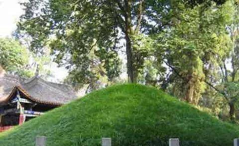 原创赵云墓出土的赵云枪和赵云墓出土的龙胆枪是真的吗