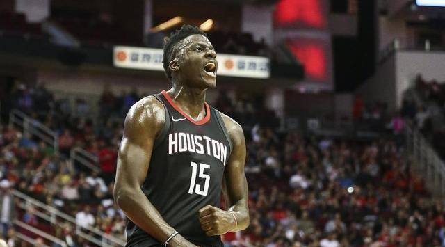 原创4分7板,一场才出手5次!刚出虎穴又入狼窝,卡佩拉太难了_老鹰队_科