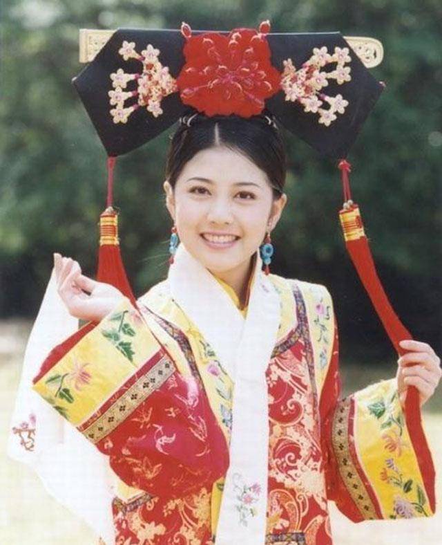 她是乾隆的试婚宫女死后被追封为皇贵妃儿子却被乾隆骂死