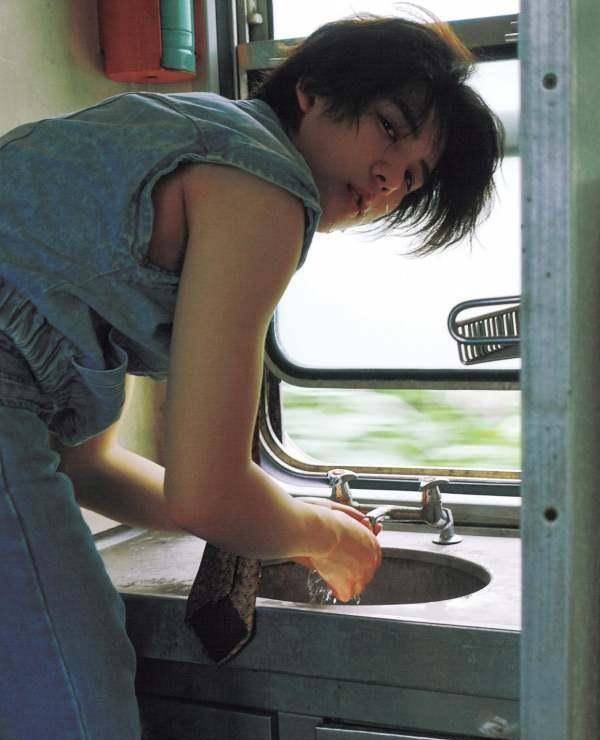 原创原创26年前得不到王菲26年后就去撩她女儿他到底是谁