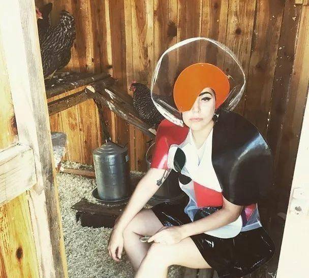 原创原创58亿喜提福布斯最高收入女歌手她卖鞋卖香水偏不出唱片