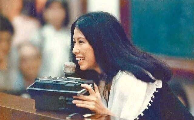 如果反过来让林青霞去搞政治,让陈菊去当明星,那肯定就很不合适了.