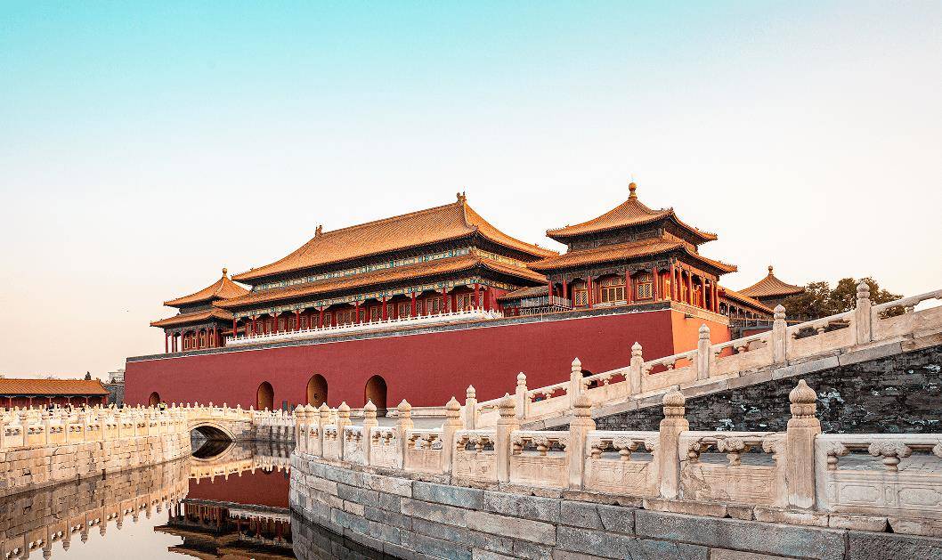 原创溥仪回忆乳母体貌端正奶汁稠厚清朝皇室乳母到底是啥角色