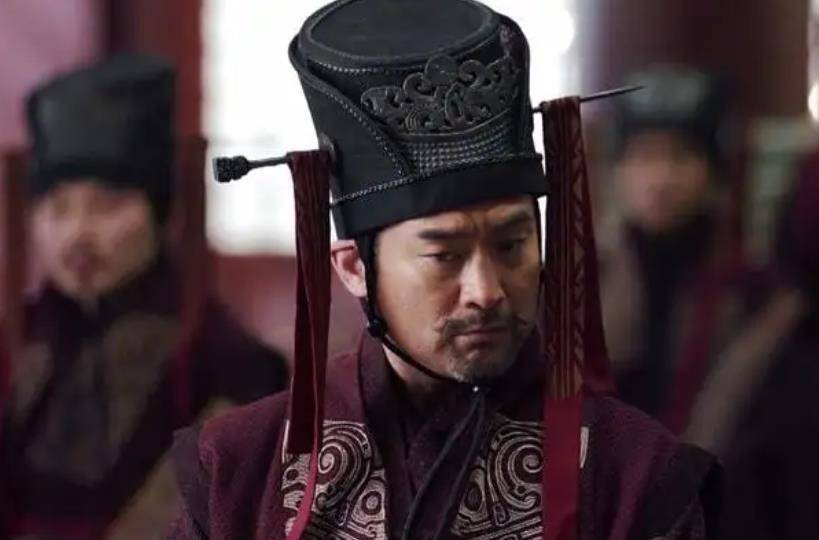 天子"彩礼"出自其家,一生害怕升官受赏,却受四帝尊宠的名臣_张安世