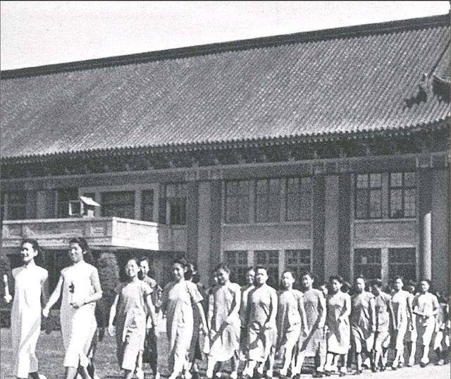 她以一己之力护住4000中国妇女,却因诬陷而自杀身亡_魏特林_女子_日军