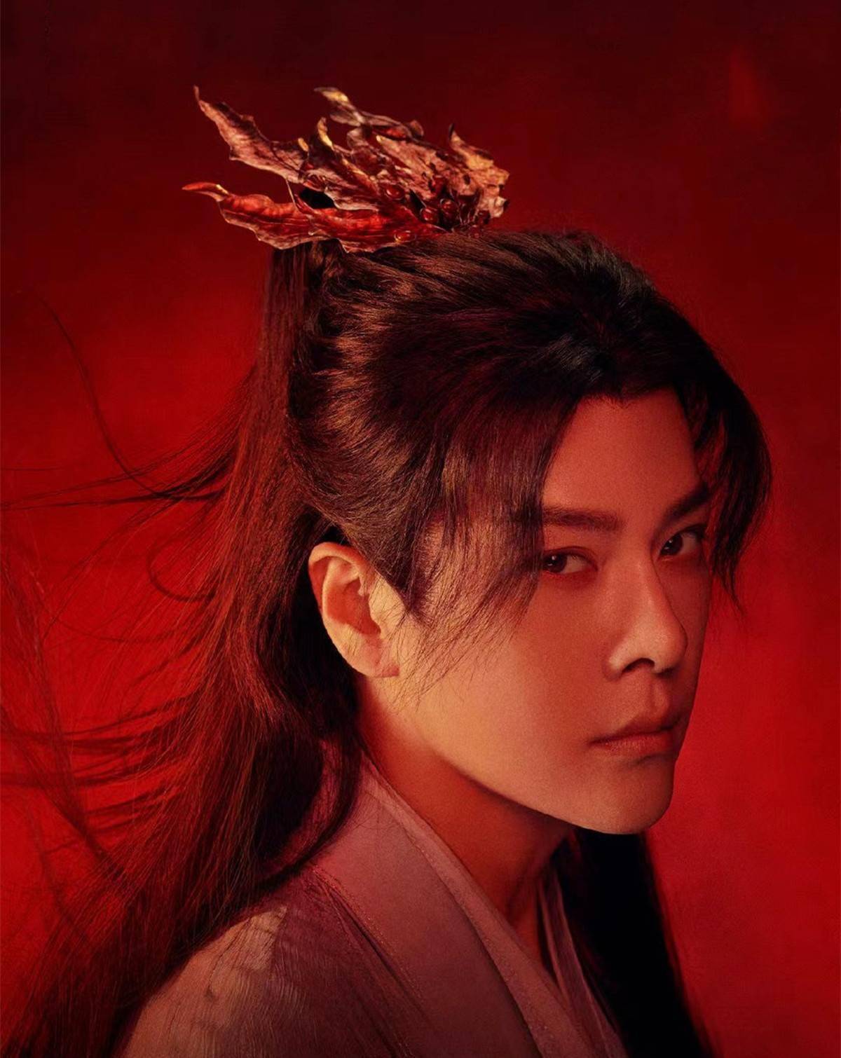 4千机千机是上古神之一,在行止的回忆中他是最聪明的,也是神界最出色