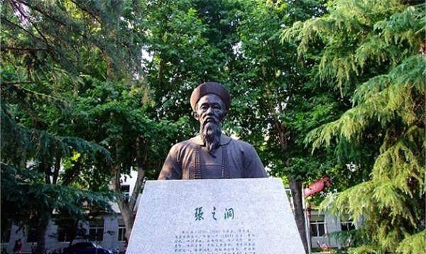 此人是晚清重臣,湖广总督,每逢过年都揭不开锅,要