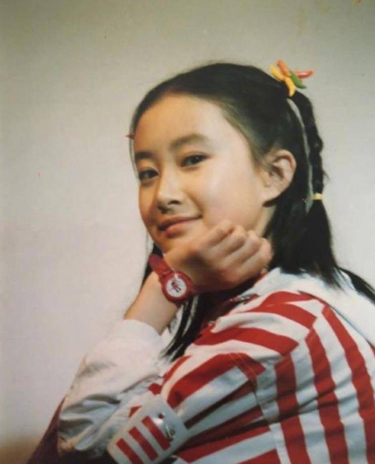 5岁出道当演员只为赚钱,高考不肯报考表演专业,29岁就默默退圈_舒畅