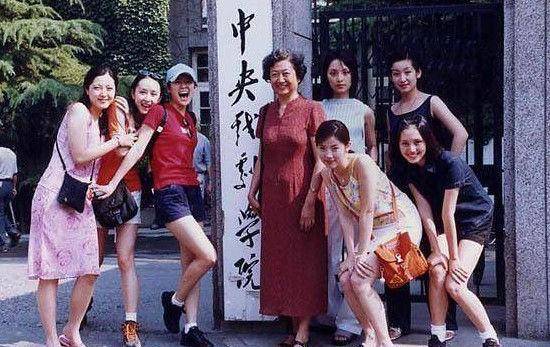 曾黎:角色被抢,倒贴丑男,"中戏第一校花"出道20年只能演配角_章子怡