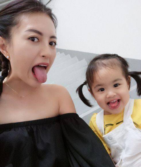 原创原创5岁的甜馨和2岁的饺子近照曝光饺子第45张照片让甜馨很羡慕