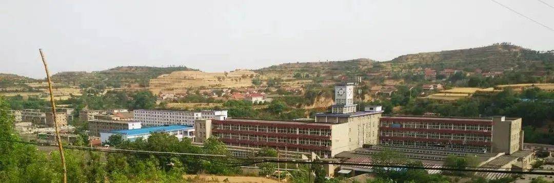 总后勤部所属中国新兴集团总公司,1998年收归总后军需部工厂管理局