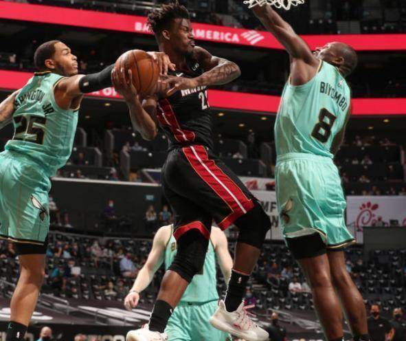 原创原创7分钟轰21分超级奇兵打懵热火巴特勒尽力了奥迪快来拯救他