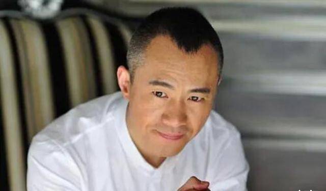 原创曾被评白岩松第二结果因殴打司机入狱邱启明现状如何