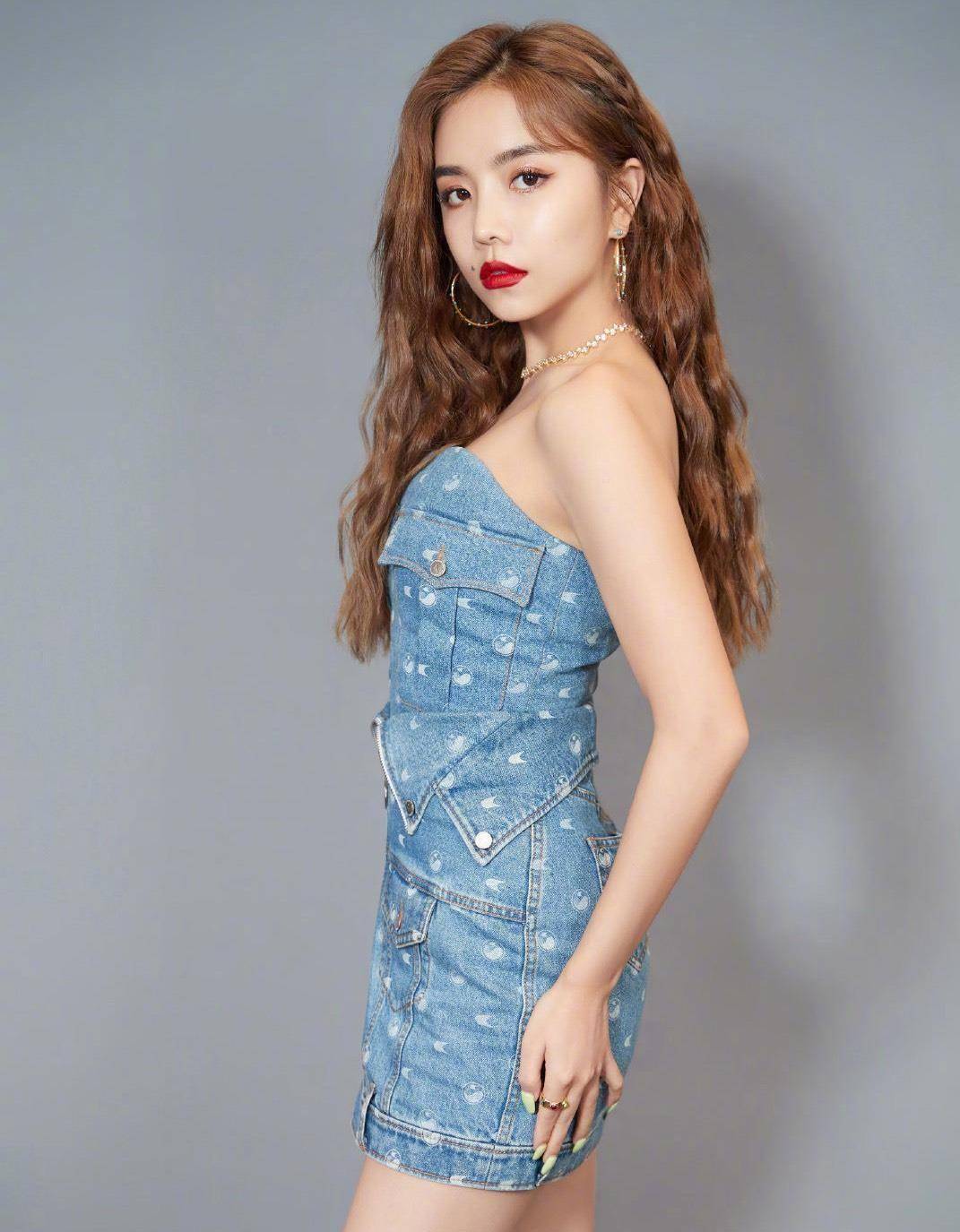 原创刘雨昕粉丝败好感官宣团综从服装明确成员定位修图师审美堪忧