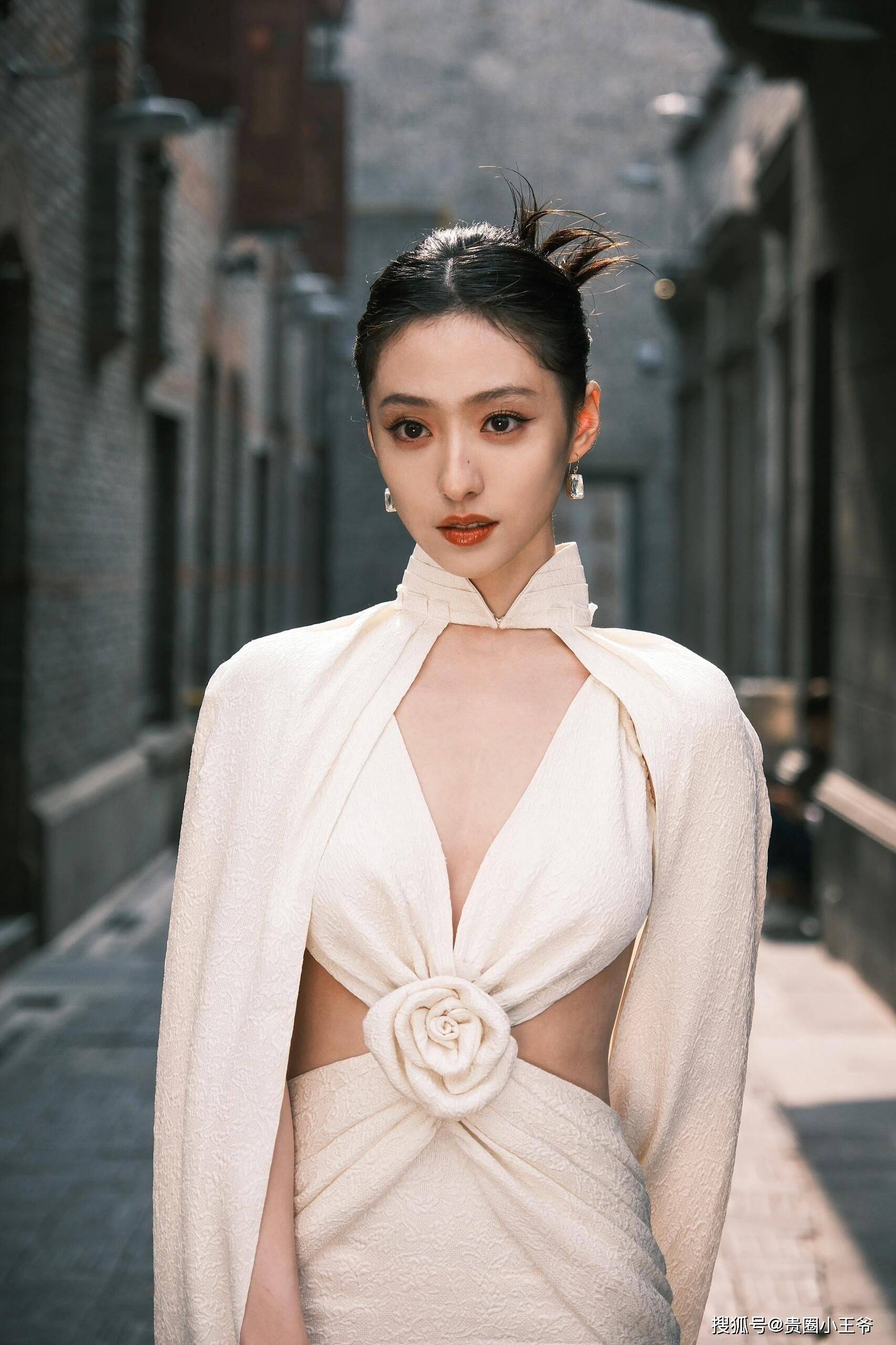 原创上海时装周生图杨超越仙气飘飘严屹宽民国贵公子杨颖太吸睛