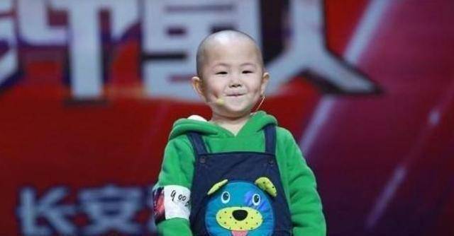 为了让孩子张俊浩能更好的工作赚钱,他的妈妈甚至辞掉了自己的工作