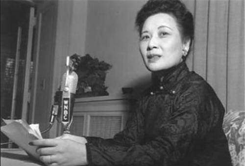 为了面子,孔令仪的父亲给陈纪恩安排了一份体面的工作,然后安排两人在