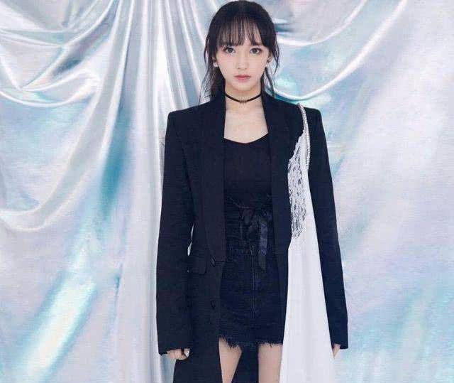 漫画中的少女程潇时尚身材不亚于柳岩看到照片网友恋爱了