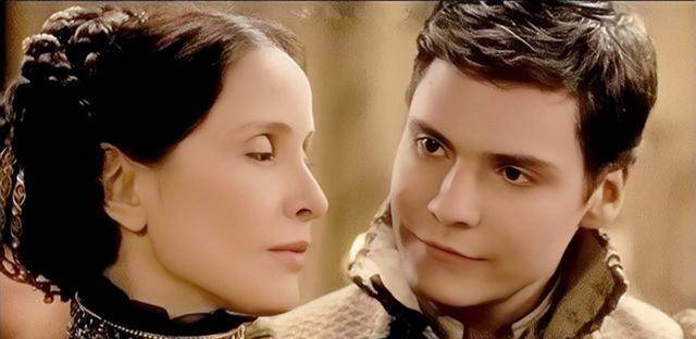 将手中权力用到极致,欠下孽债,最终葬送了自己_伊丽莎白_达斯迪_家族