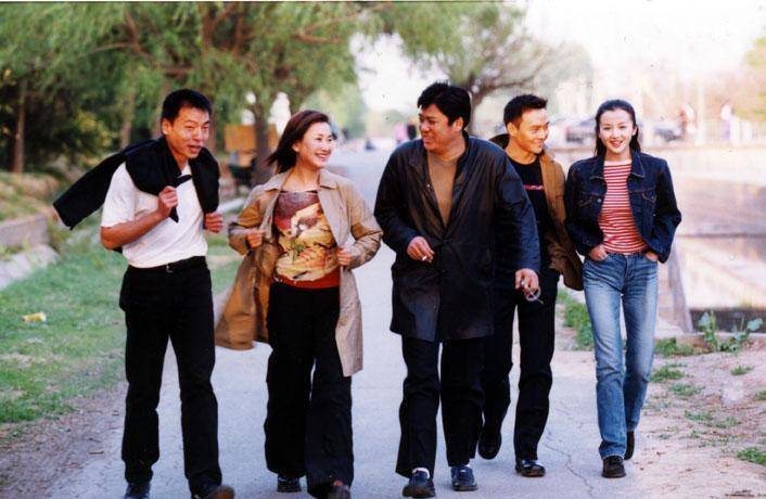 原创被导演侄子打展露事件被网友嘲笑退出娱乐圈的孙菲菲怪谁呢