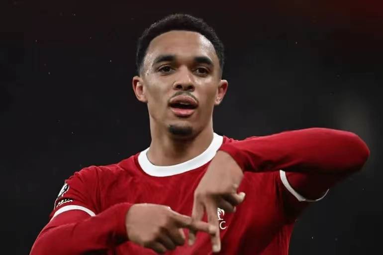 标题一:阿诺德将成为利物浦不可或缺的中场之星_位置_亚历山大_未来