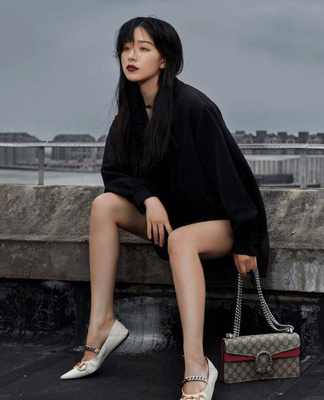 原创阚清子换发型堪比整容留长发像个韩式美女真的曾是校花